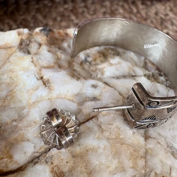 Sterling Silver earrings with southwestern design - Picture 7 of 12